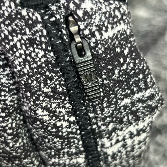 Lululemon Pullover Forever Endeavour Long Sleeve Size 10 Rush Jacquard Black Whi - Picture 13 of 13